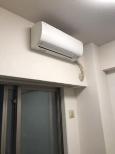 千葉の家庭用エアコンの取付け取り外しは 弊社千葉・東京エアコン取付けセンターにお任せください。 9月18日は取外し移設の施工実績です。