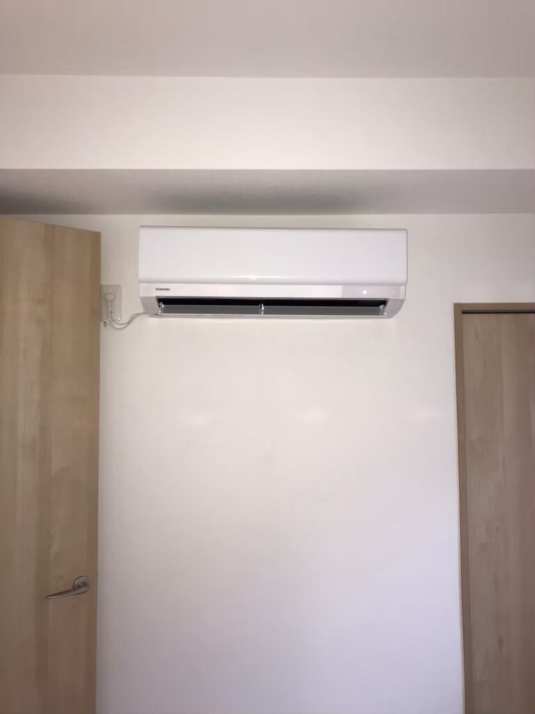 千葉の家庭用エアコンの取付け取り外しは弊社千葉・東京エアコン取付けセンターにお任せください。9月25日は隠蔽配管取付けの施工実績です。