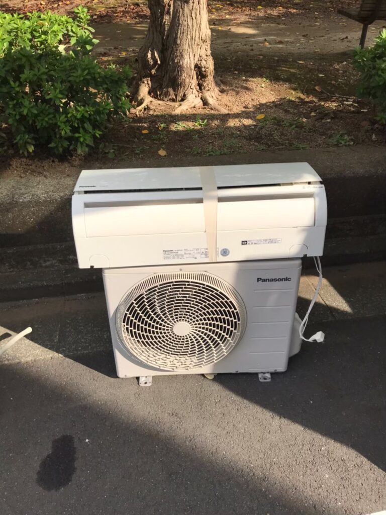 千葉の家庭用エアコンの取付け取り外しは弊社千葉・東京エアコン取付けセンターにお任せください。9月27日は取外しの施工実績です。