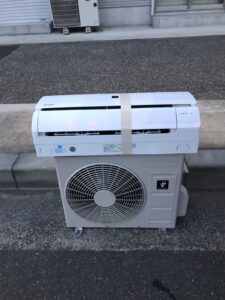 千葉の家庭用エアコンの取付け取り外しは弊社千葉・東京エアコン取付けセンターにお任せください。9月27日は取外しの施工実績です。