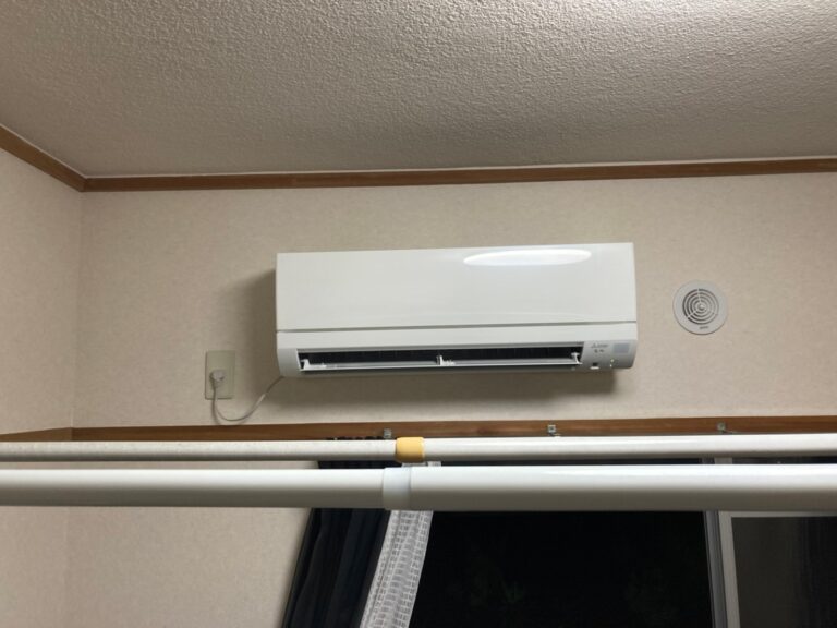 千葉の家庭用エアコンの取付け取り外しは弊社千葉・東京エアコン取付けセンターにお任せください。10月6日は取付けの施工実績です。