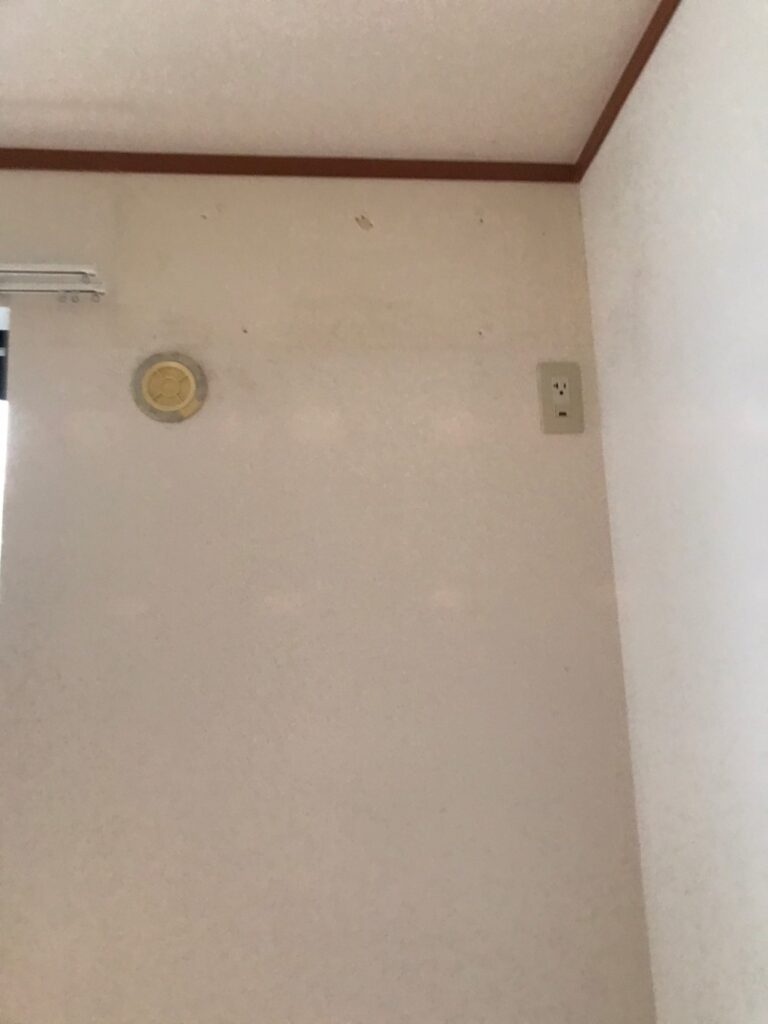 エアコン取外し マンション 取外し台数 1台 作業時間 40分 オプション 不要エアコン回収 今回は取外しの施工を行いました。