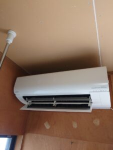 千葉・東京の家庭用エアコンの取付け取り外しは弊社千葉・東京エアコン取付けセンターにお任せください。7月９日は取付けの施工実績です。